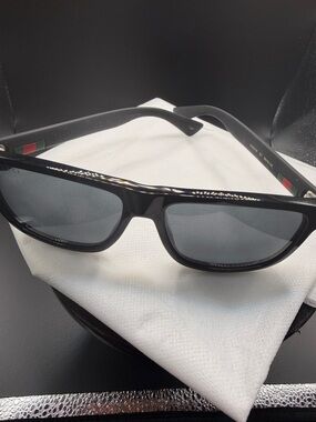 Gucci Black Sunglasses with Green-Red Temple Accents